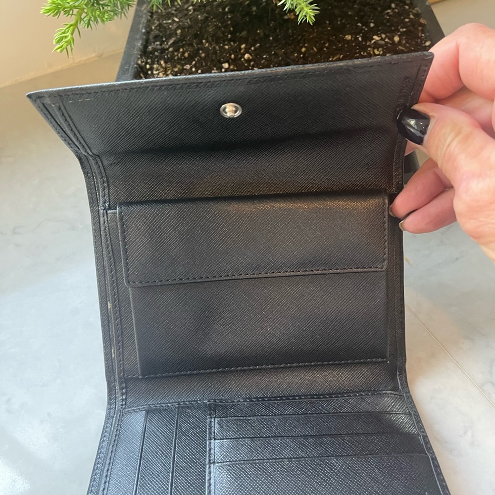 PRADA Wallet - Picture 6 of 9